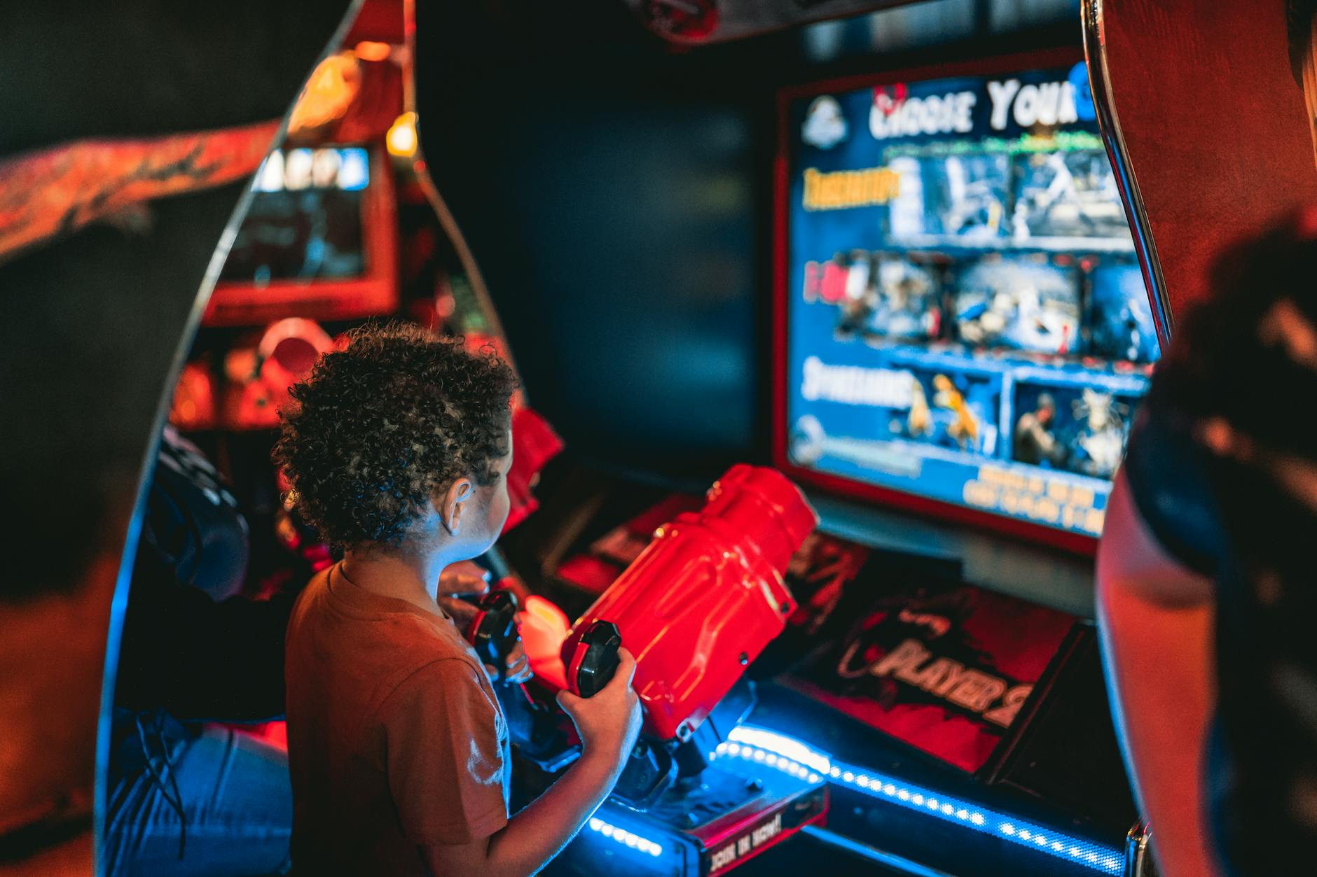 Người chơi nhắm bắn boss ở vị trí thuận lợi giữa màn hình game bắn cá